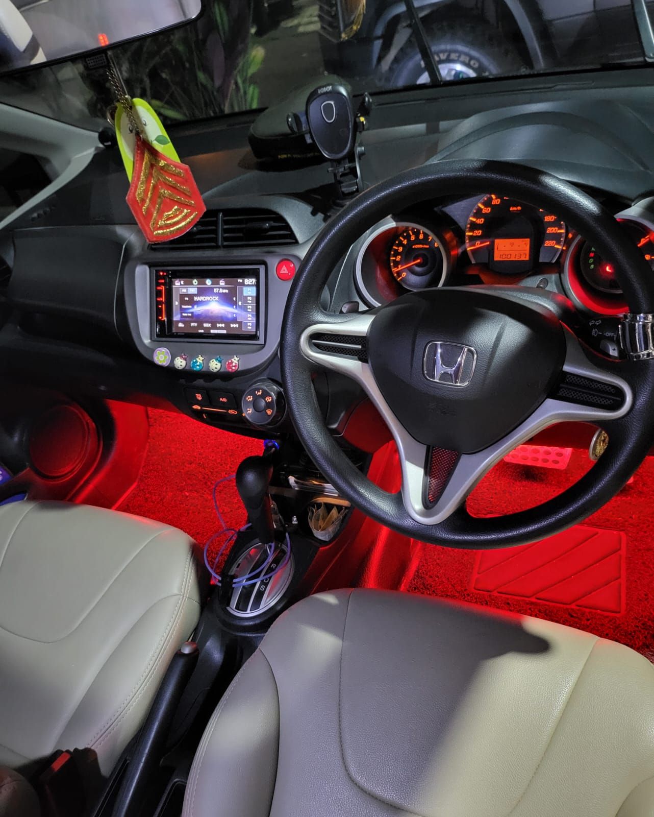 2013 Honda Jazz VTEC 1.5L AT 2013 Honda Jazz VTEC 1.5L AT