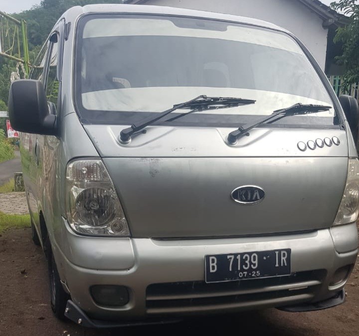 2009 Kia Travello 2.7L M/T 2009 Kia Travello 2.7L M/T