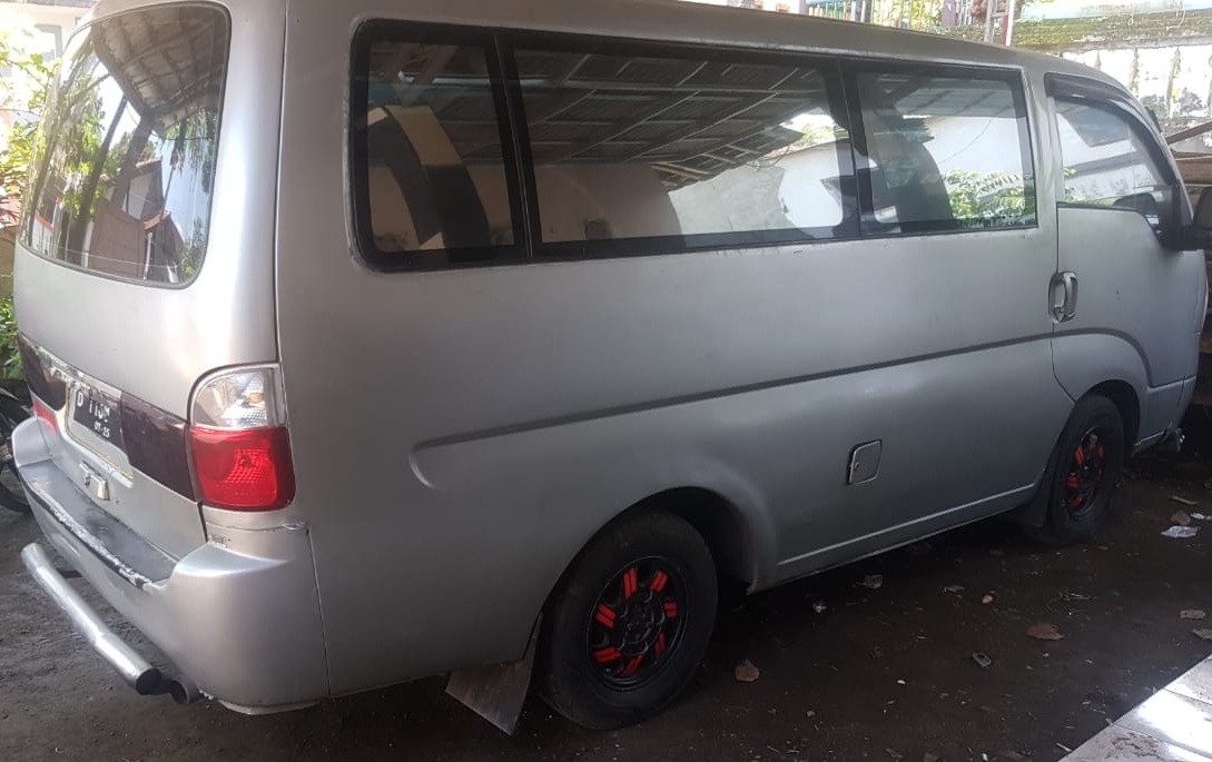 2009 Kia Travello 2.7L M/T 2009 Kia Travello 2.7L M/T