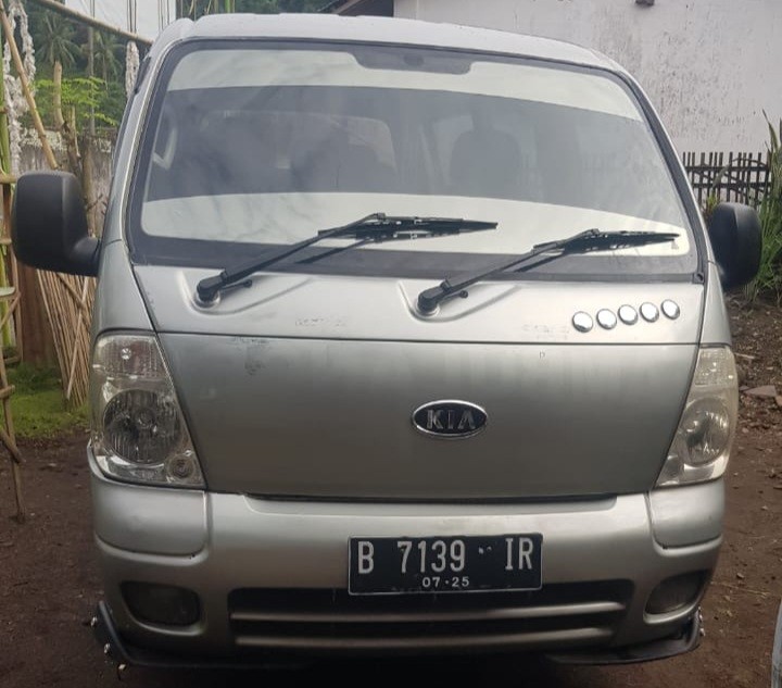 2009 Kia Travello 2.7L M/T 2009 Kia Travello 2.7L M/T