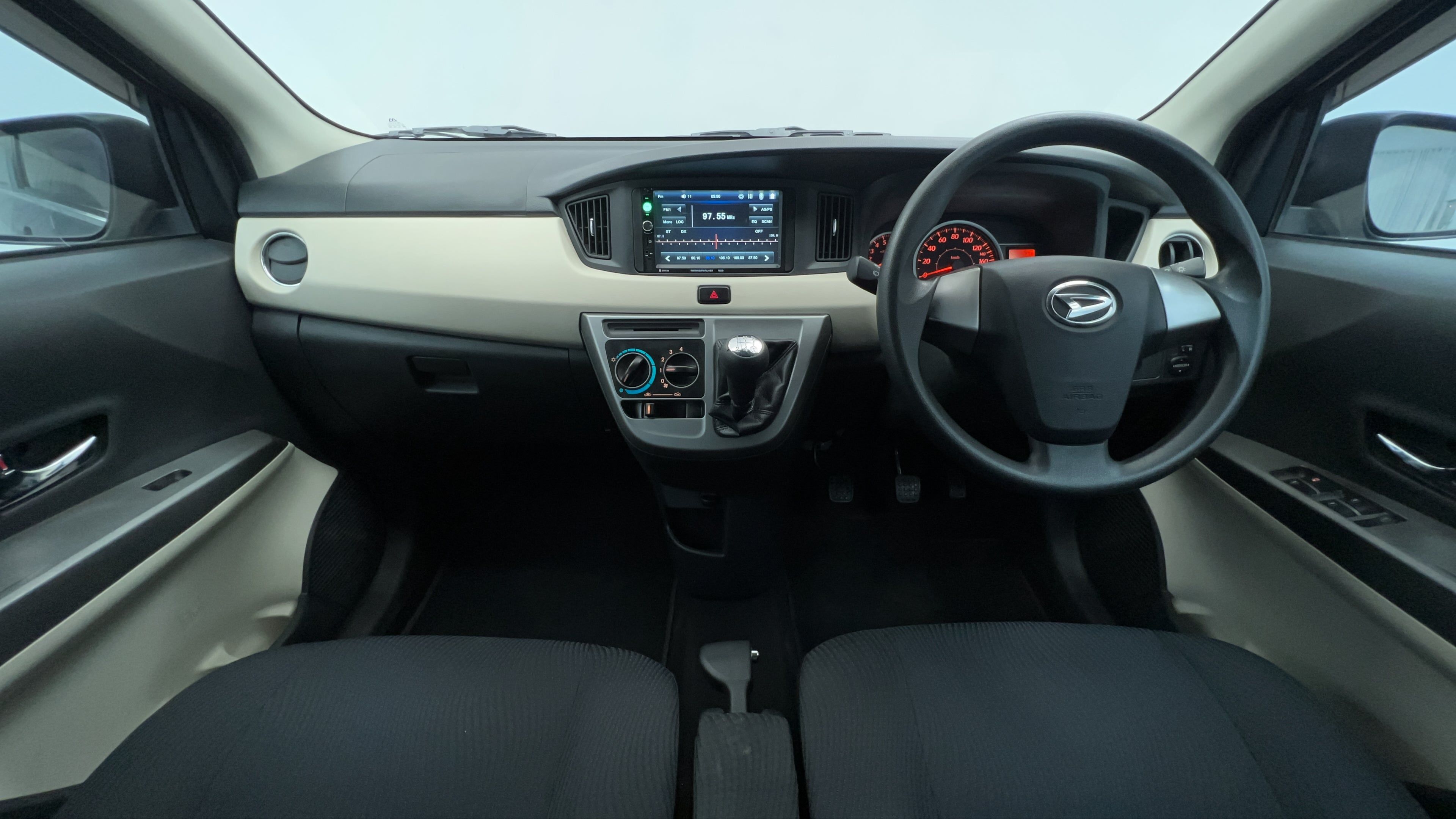 Old 2018 Daihatsu Sigra 1.2 R MT 1.2 R MT