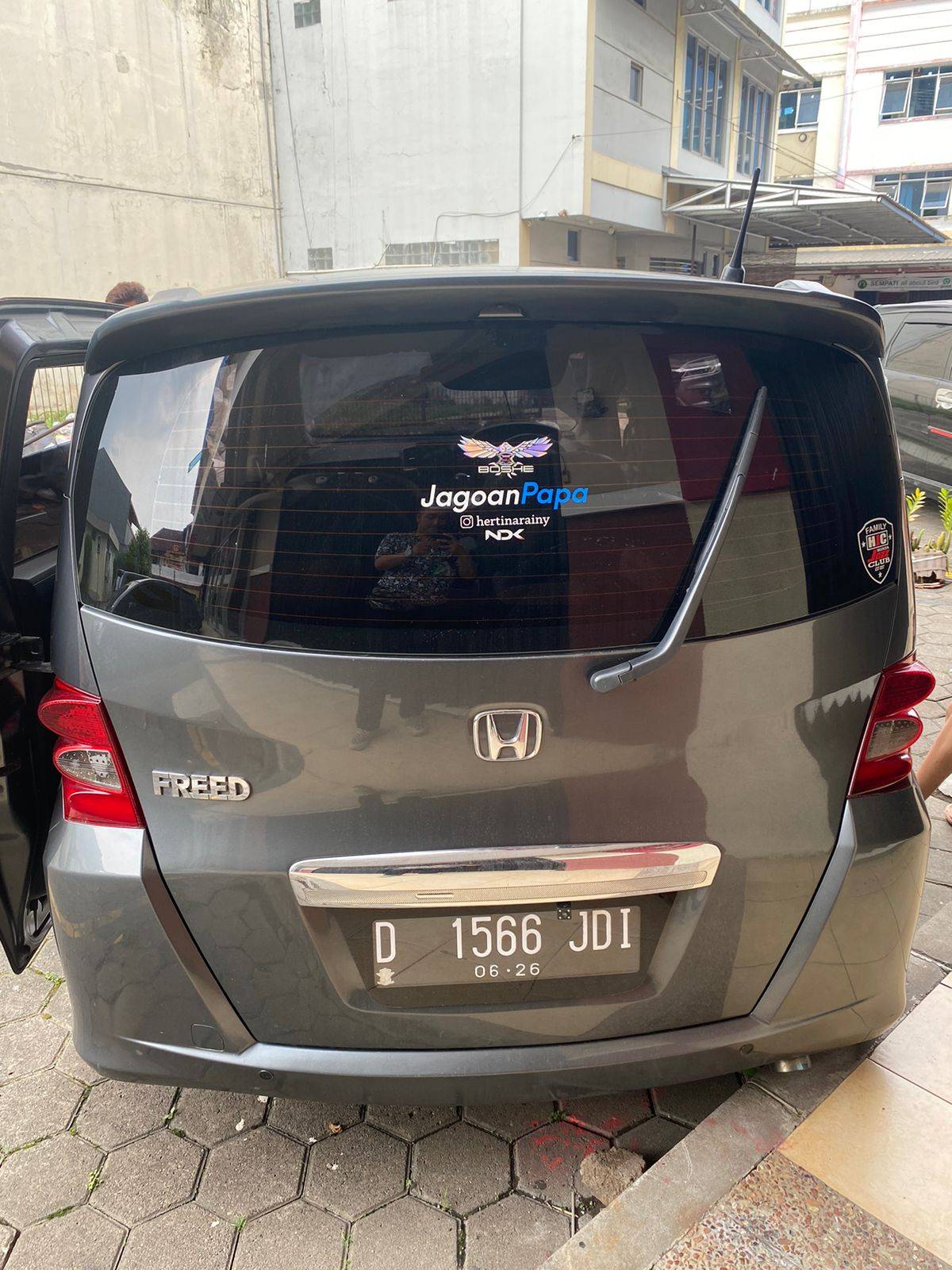 Beli mobil bekas