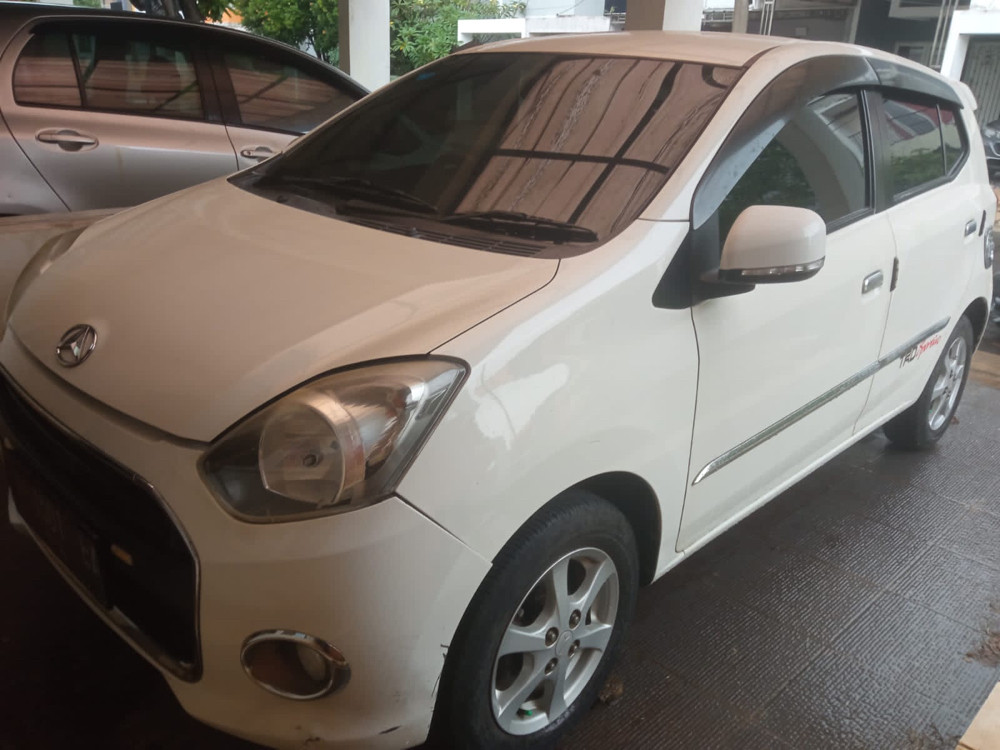 2014 Daihatsu Ayla  1.0 X MT 2014 Daihatsu Ayla  1.0 X MT