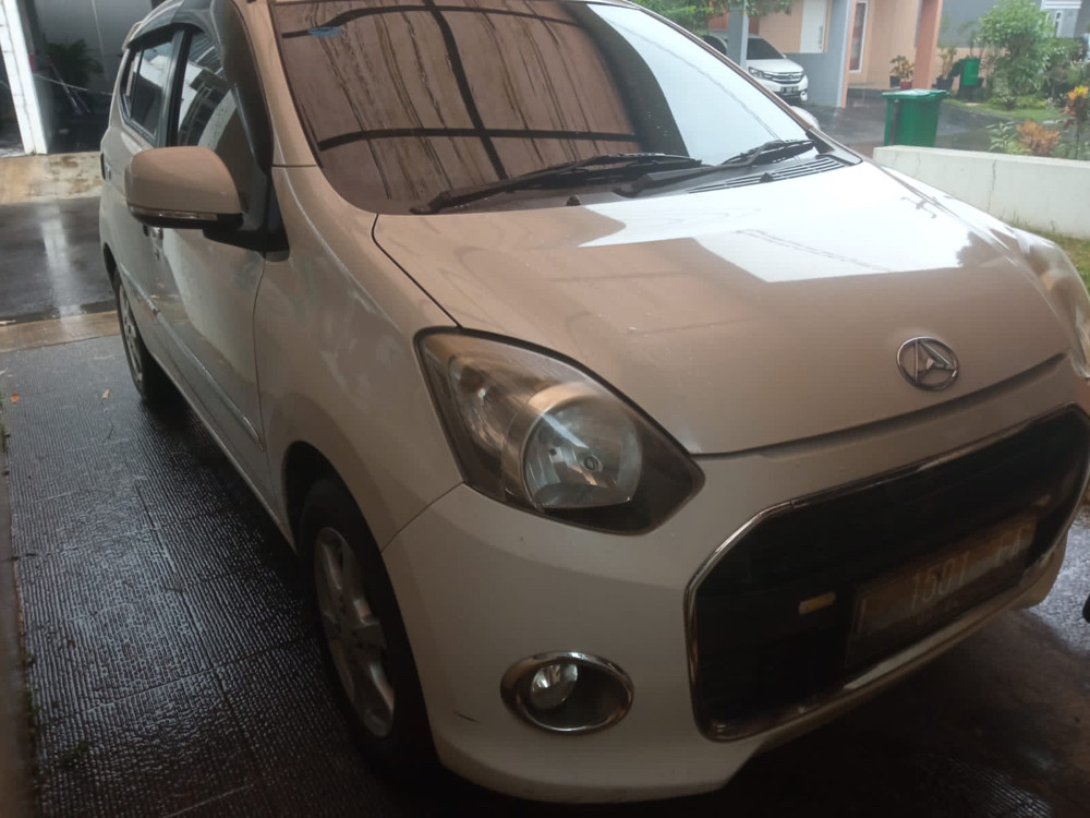 2014 Daihatsu Ayla  1.0 X MT 2014 Daihatsu Ayla  1.0 X MT
