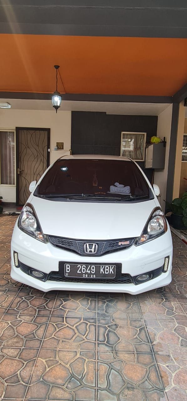 2013 Honda Jazz VTEC 1.5L AT 2013 Honda Jazz VTEC 1.5L AT