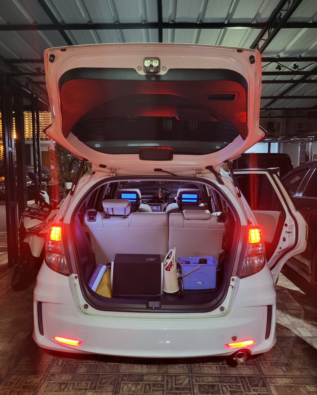 2013 Honda Jazz VTEC 1.5L AT 2013 Honda Jazz VTEC 1.5L AT