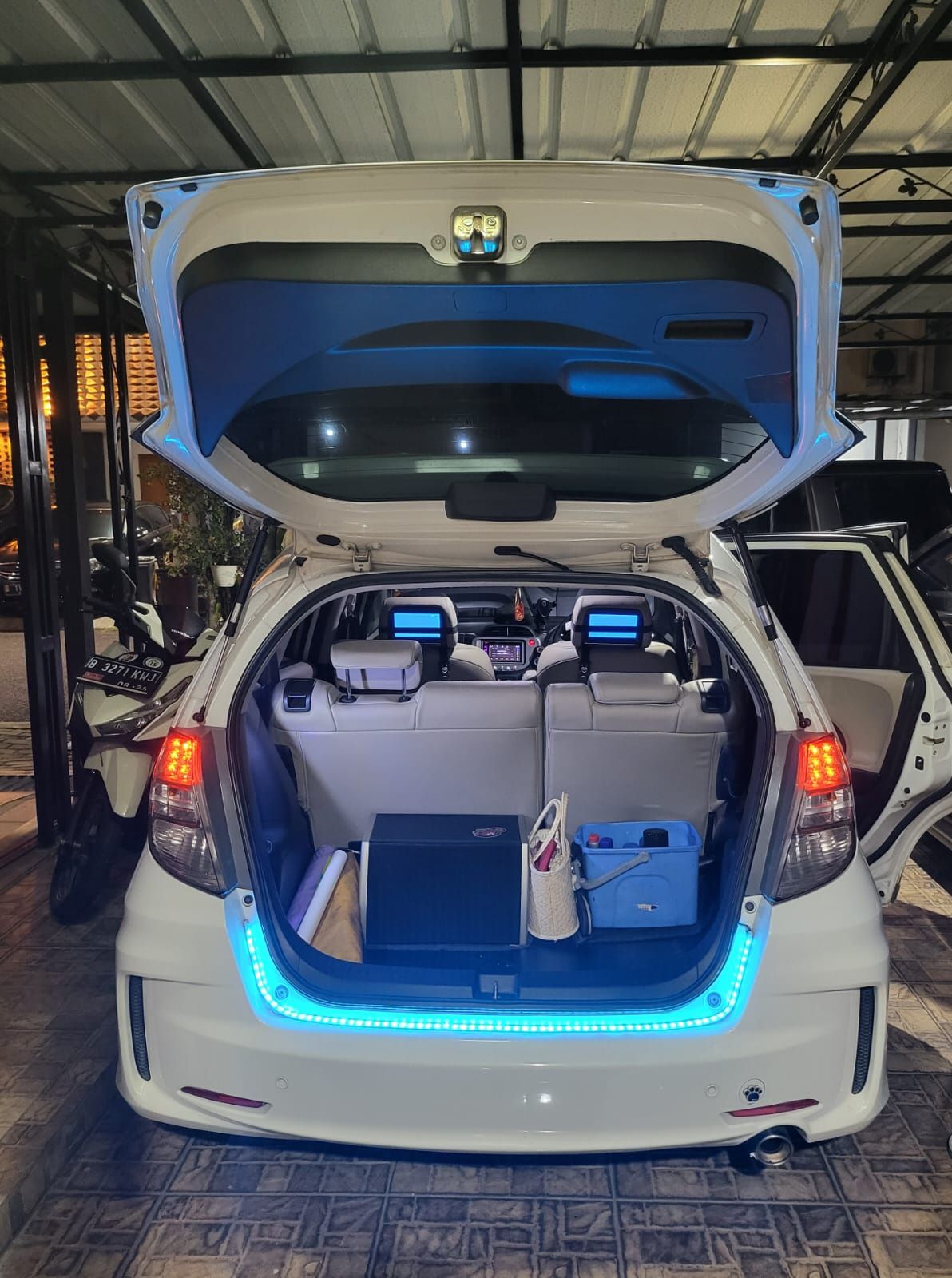 2013 Honda Jazz VTEC 1.5L AT 2013 Honda Jazz VTEC 1.5L AT