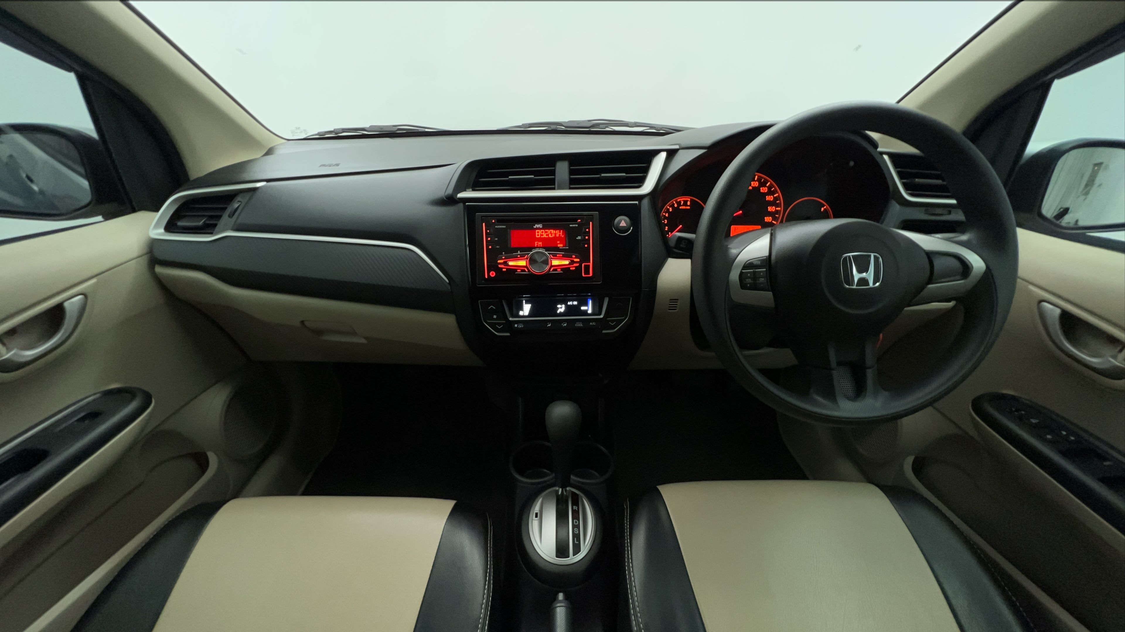 Dijual 2018 Honda Brio Satya E CVT Satya E CVT Bekas