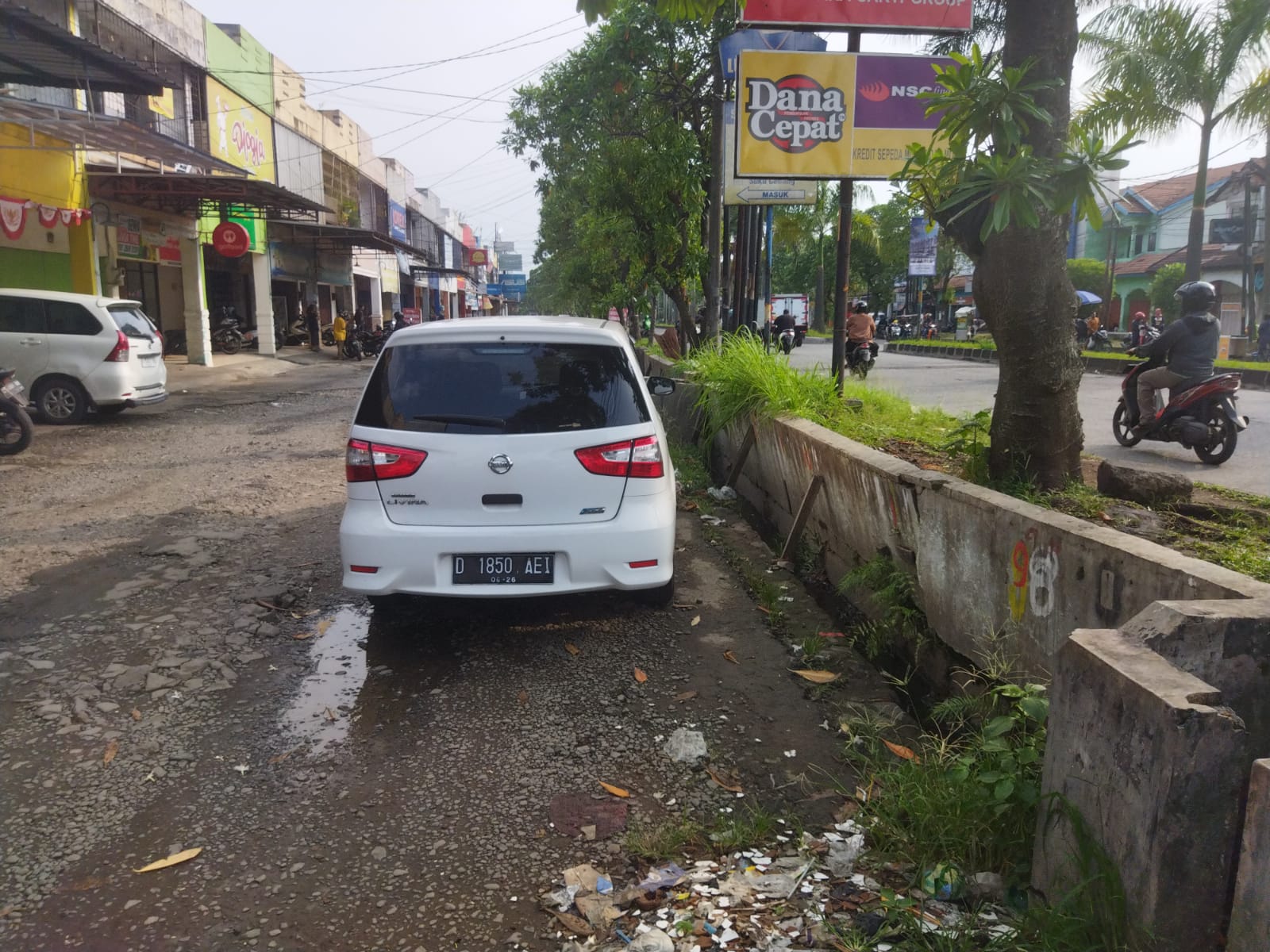 2016 Nissan Grand Livina 1.5 SV CVT 2016 Nissan Grand Livina 1.5 SV CVT