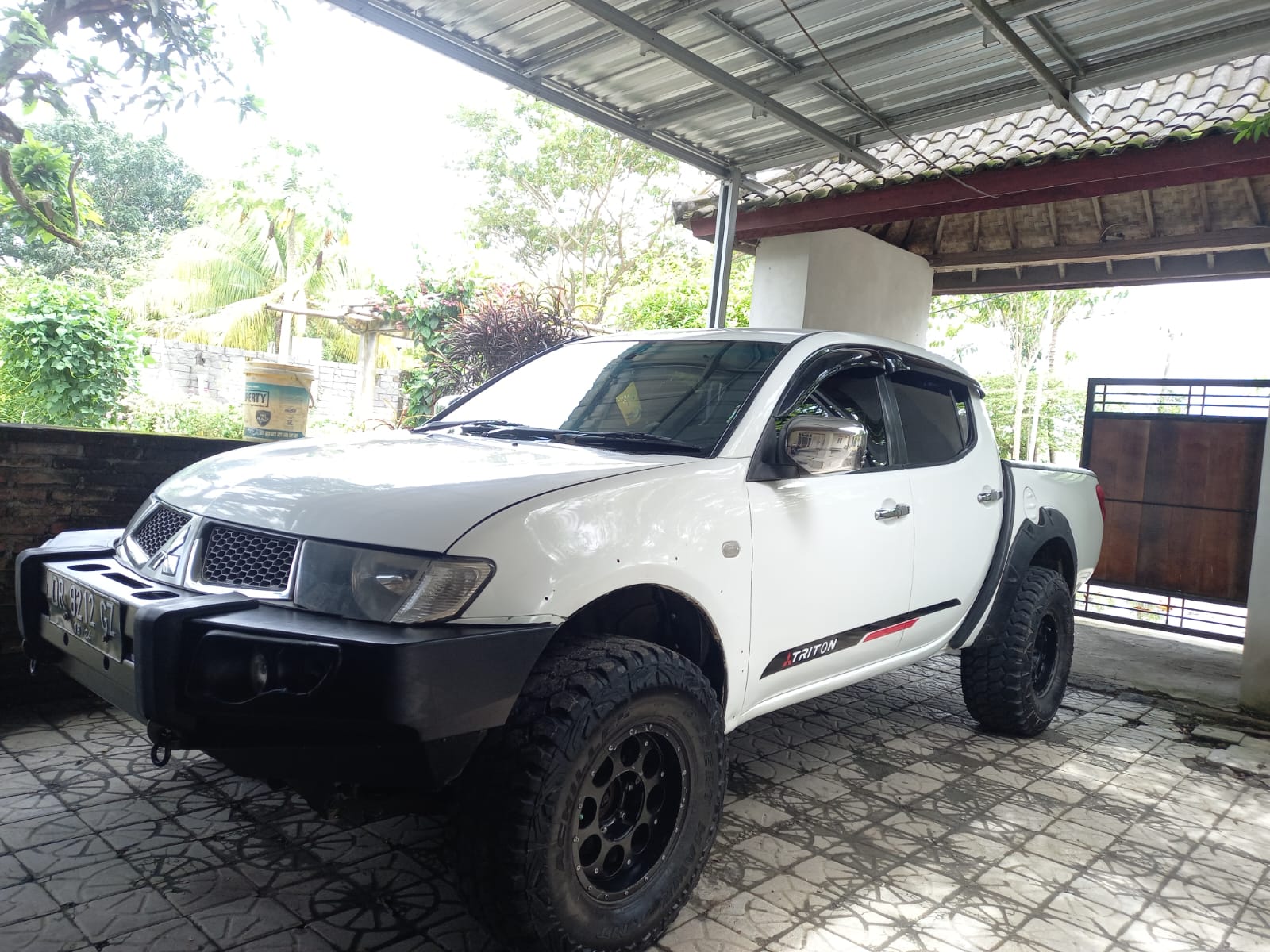 Second Hand 2013 Mitsubishi Strada CR 2.5 A DC EXCEED  A/T Second Hand 2013 Mitsubishi Strada CR 2.5 A DC EXCEED  A/T