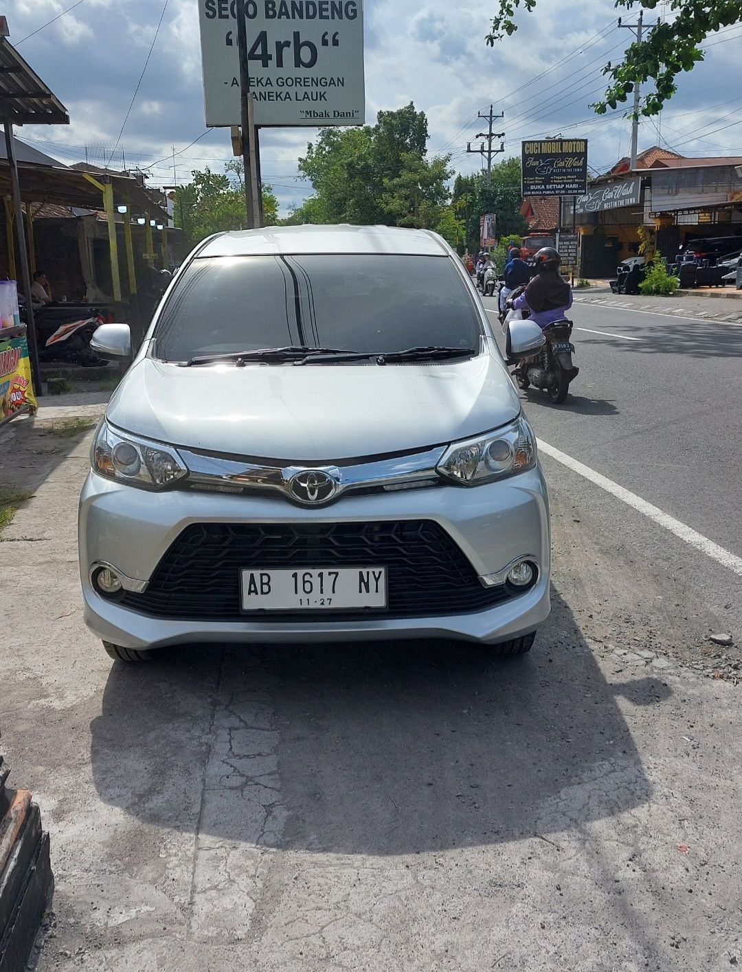 2017 Toyota Veloz VVTI 1.5L AT Bekas 2017 Toyota Veloz VVTI 1.5L AT Bekas