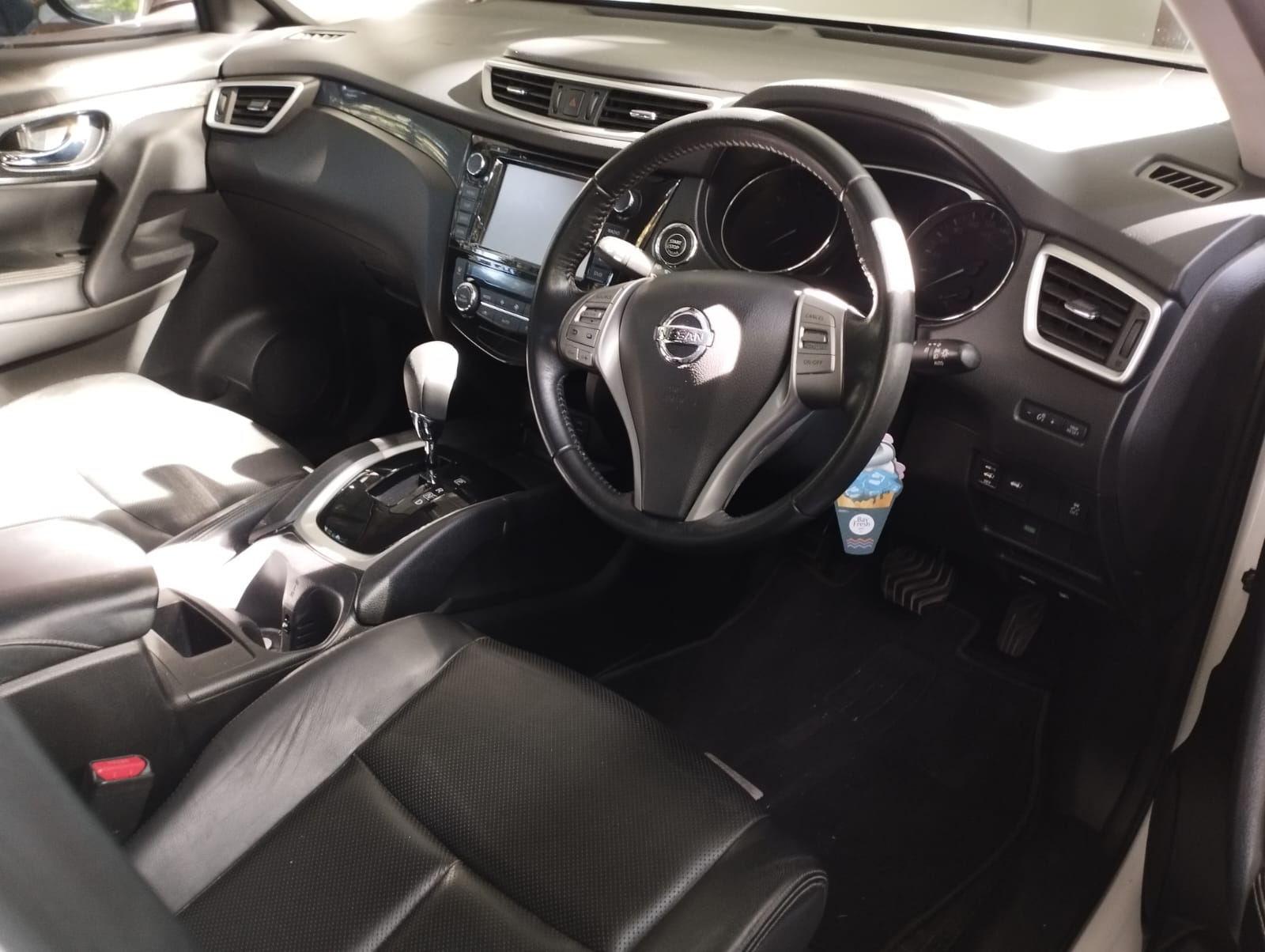 2016 Nissan X-Trail  `2.5 ST AT 2016 Nissan X-Trail  `2.5 ST AT