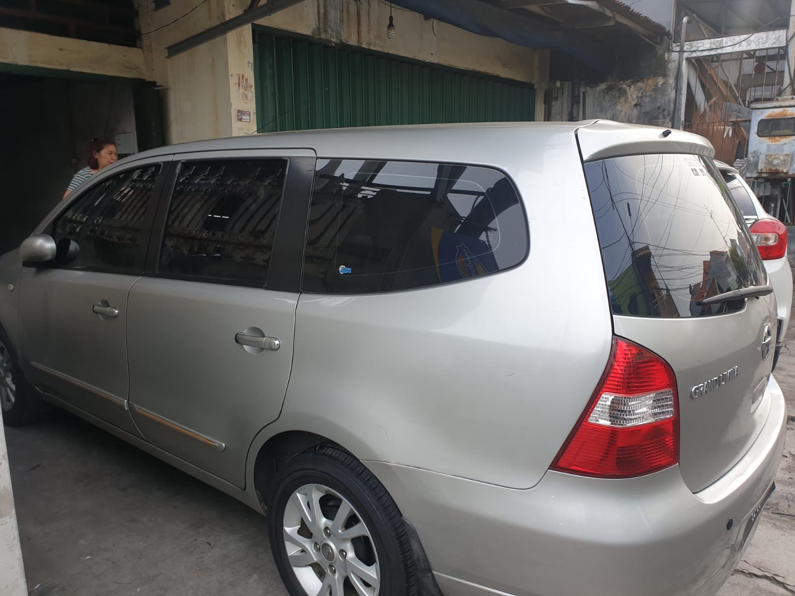 2011 Nissan Grand Livina  1.5 XV MT Bekas 2011 Nissan Grand Livina  1.5 XV MT Bekas