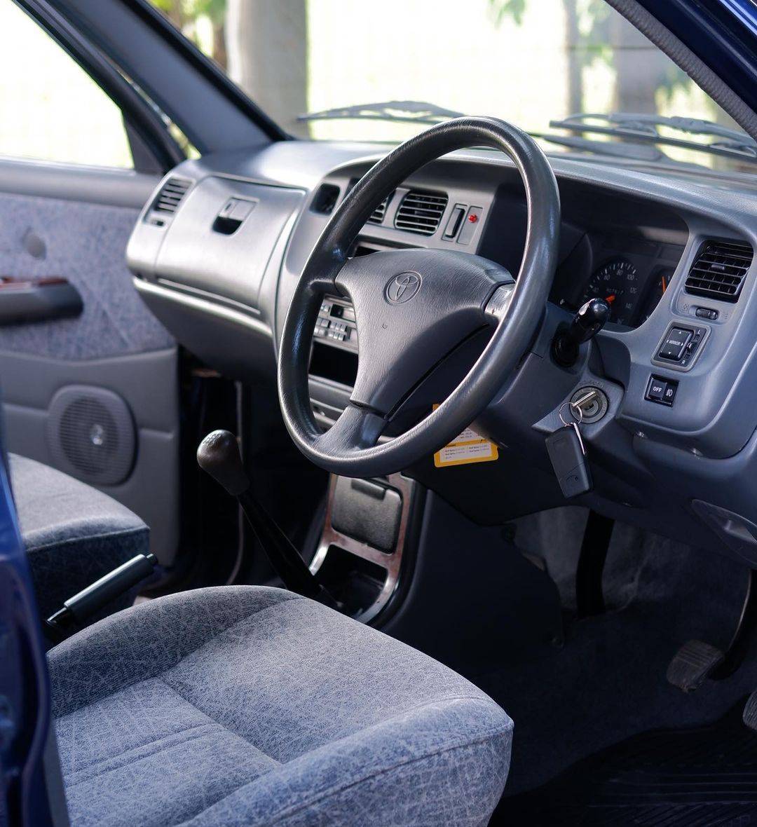 Old 2000 Toyota Kijang  1.8L MPV Minivans 1.8L MPV Minivans