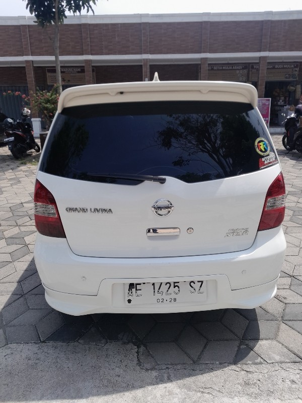 2013 Nissan Livina  1.5 SV SPV MT