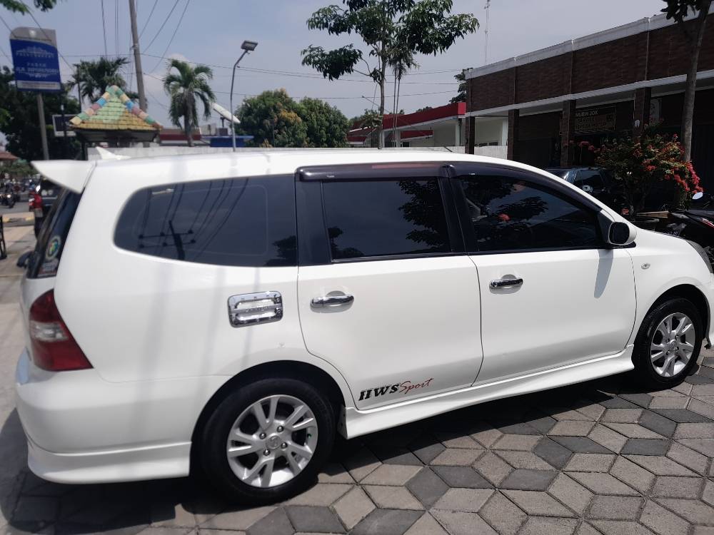 2013 Nissan Livina  1.5 SV SPV MT 1.5 SV SPV MT tua