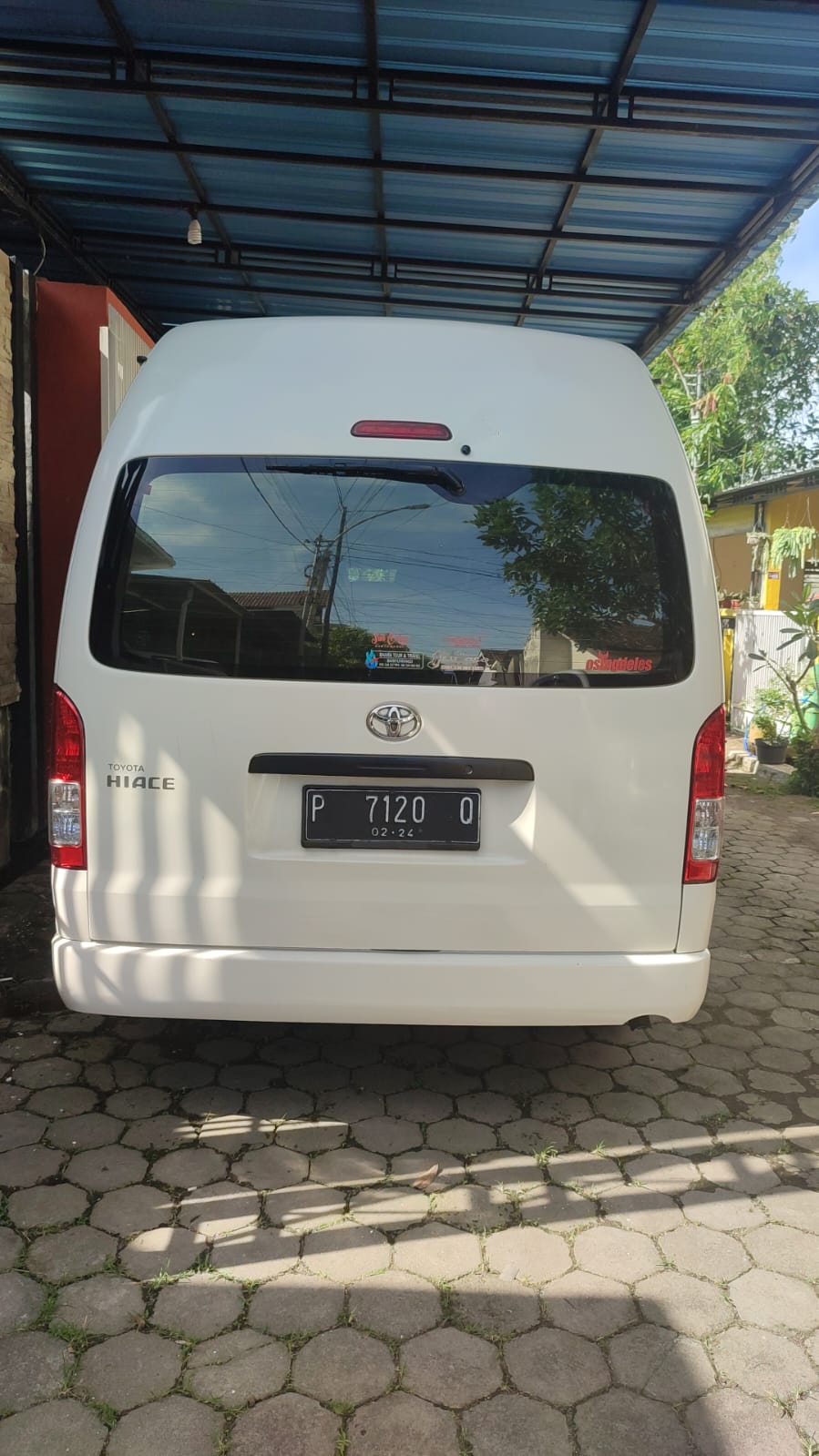 2023 Toyota Hiace Commuter Manual	Luxury 2023 Toyota Hiace Commuter Manual	Luxury