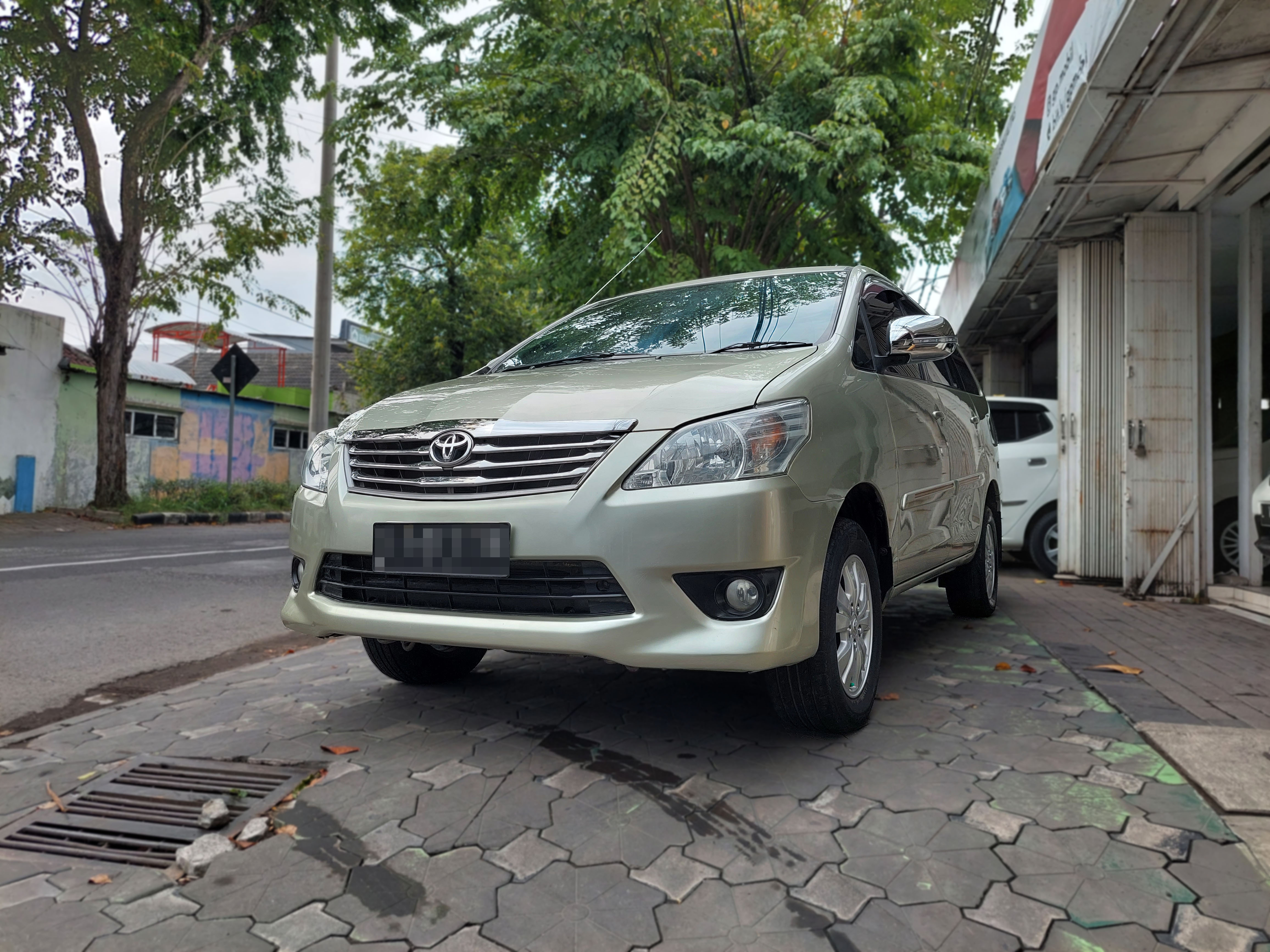 2013 Toyota Kijang Innova 2.0 G AT 2.0 G AT bekas
