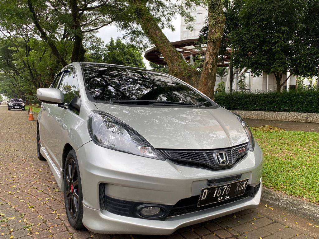 Second Hand 2013 Honda Jazz  1.5 GE8 AT Second Hand 2013 Honda Jazz  1.5 GE8 AT