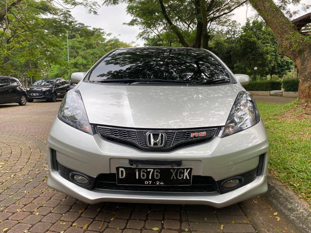 2013 Honda Jazz  1.5 GE8 AT 2013 Honda Jazz  1.5 GE8 AT