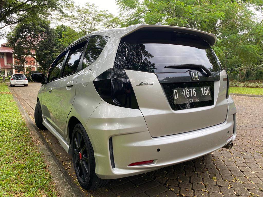 2013 Honda Jazz  1.5 GE8 AT 2013 Honda Jazz  1.5 GE8 AT