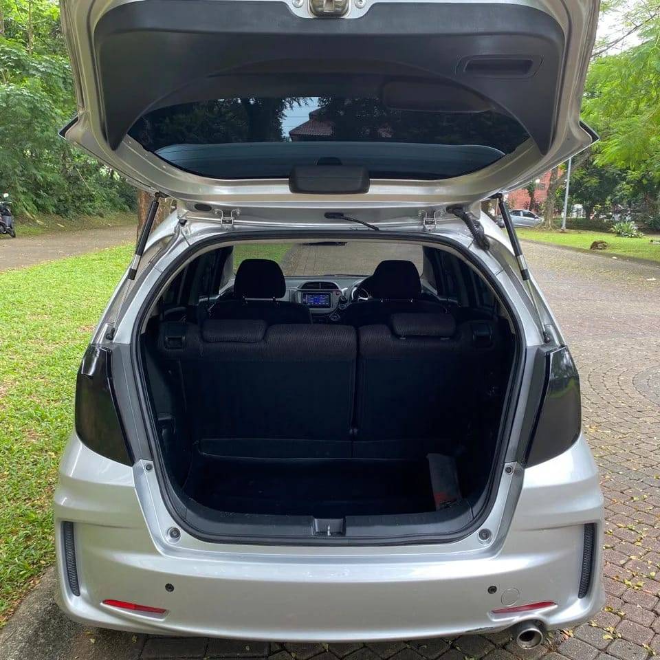 2013 Honda Jazz  1.5 GE8 AT 2013 Honda Jazz  1.5 GE8 AT