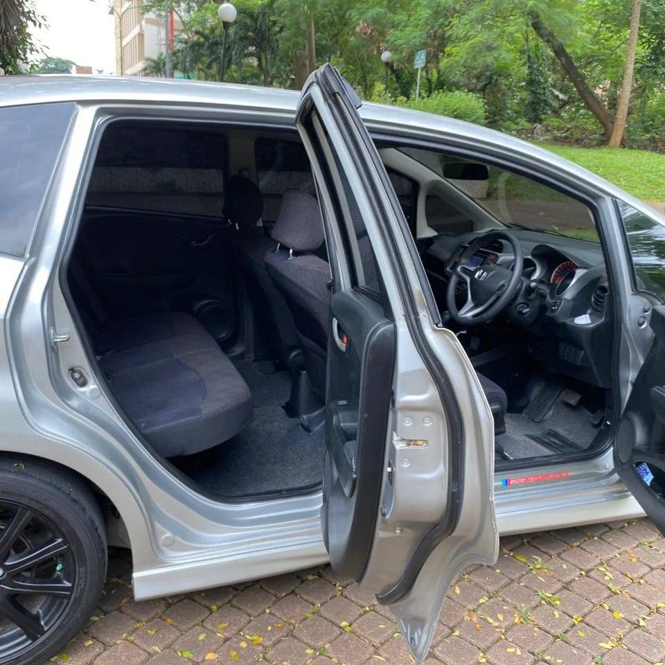 2013 Honda Jazz  1.5 GE8 AT 2013 Honda Jazz  1.5 GE8 AT