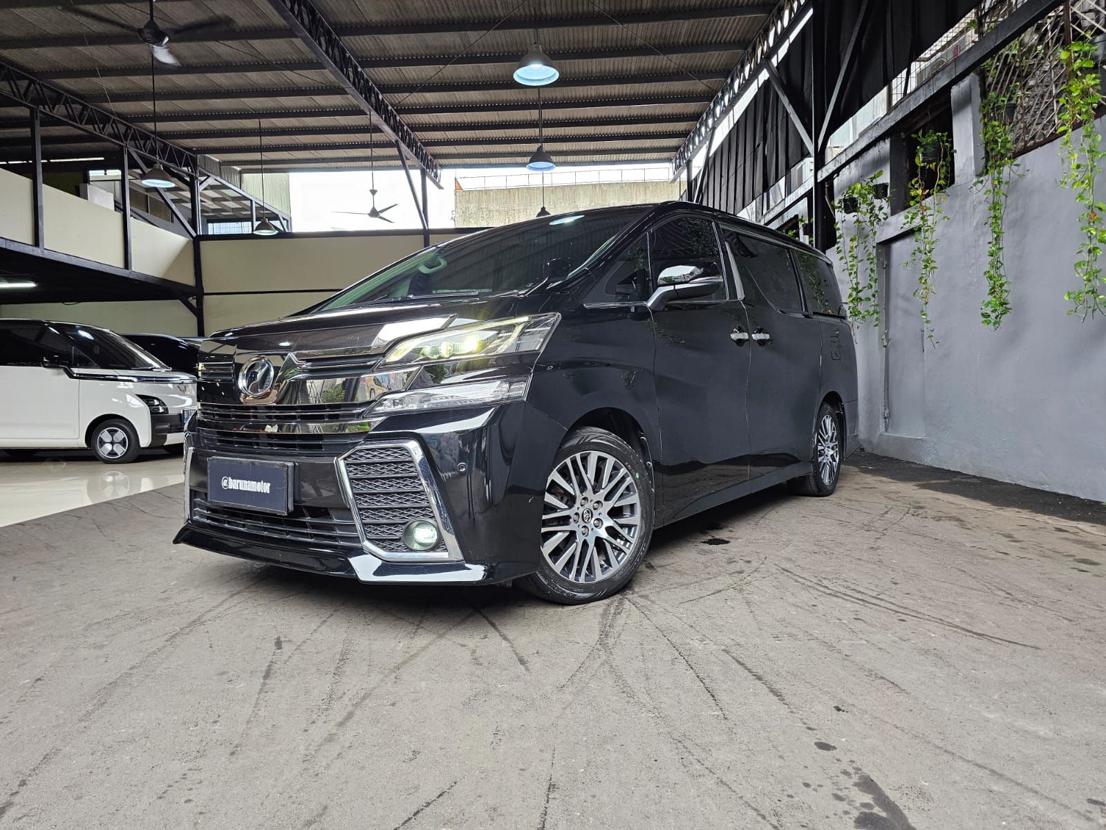 2015 Toyota Alphard 2.5 G A/T 2015 Toyota Alphard 2.5 G A/T