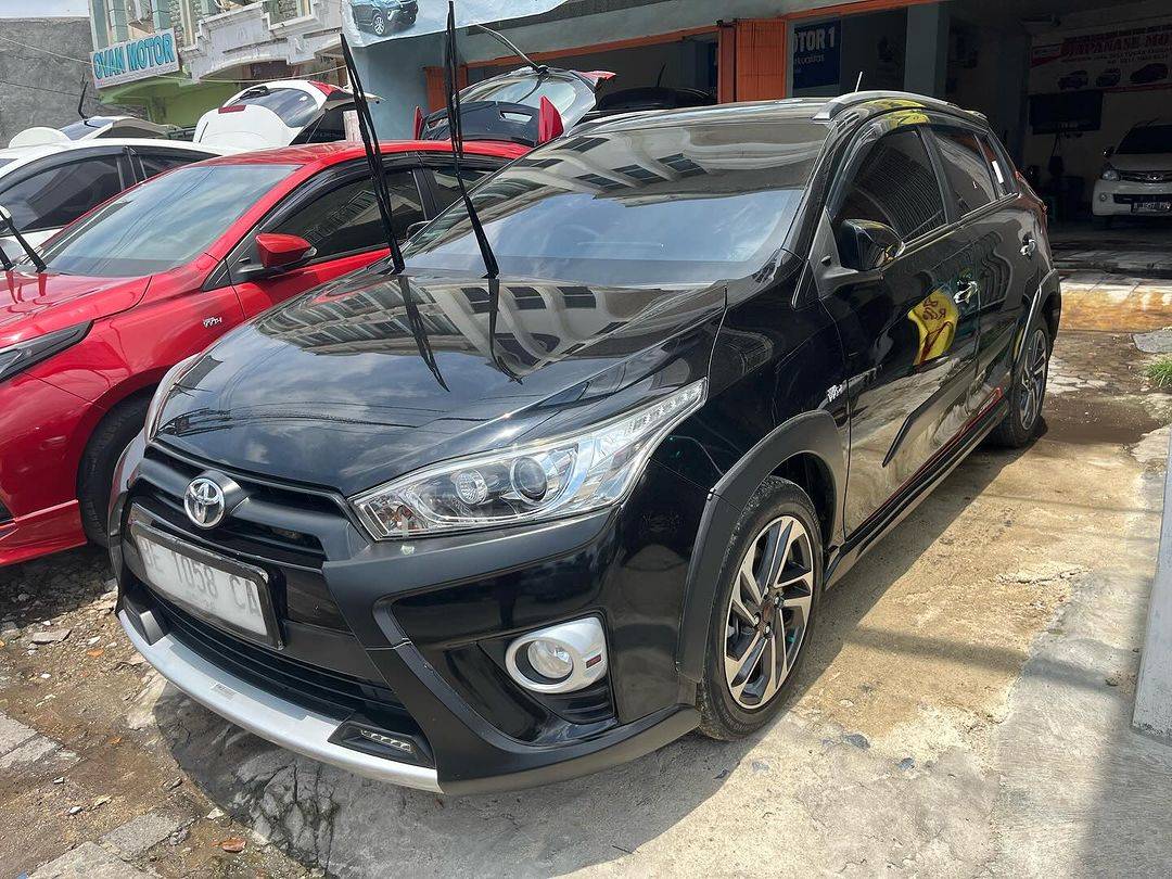 2017 Toyota Yaris Heykers CVT 2017 Toyota Yaris Heykers CVT