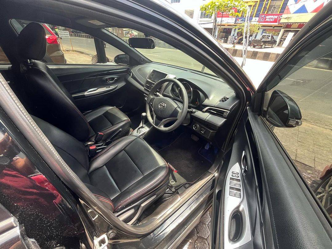 2017 Toyota Yaris Heykers CVT 2017 Toyota Yaris Heykers CVT