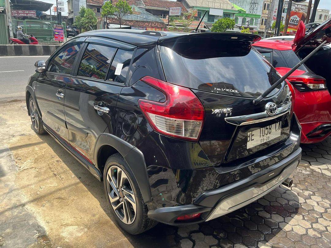 2017 Toyota Yaris Heykers CVT 2017 Toyota Yaris Heykers CVT