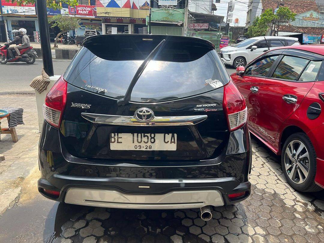 2017 Toyota Yaris Heykers CVT 2017 Toyota Yaris Heykers CVT