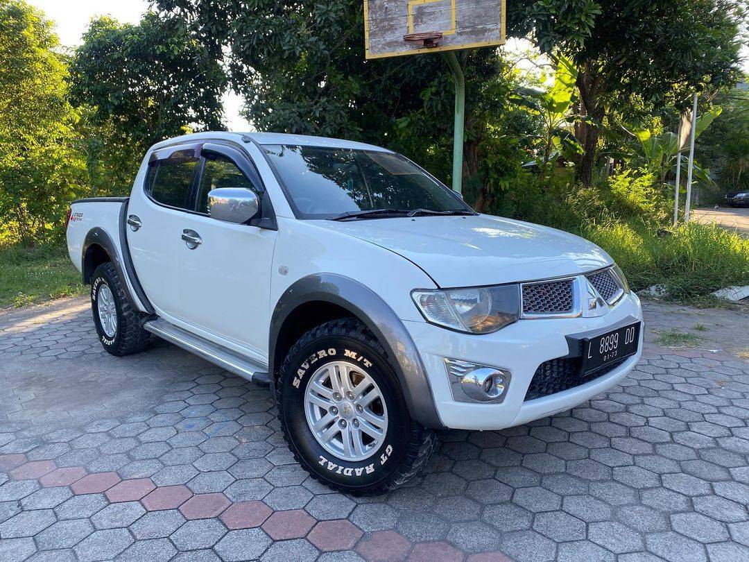 Second Hand 2012 Mitsubishi Strada Triton GLX 2.8 MT Second Hand 2012 Mitsubishi Strada Triton GLX 2.8 MT