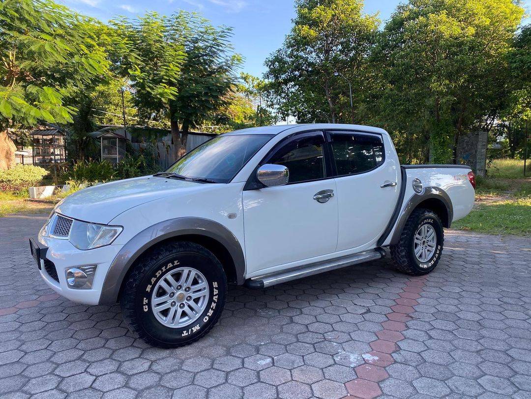 2012 Mitsubishi Strada Triton GLX 2.8 MT 2012 Mitsubishi Strada Triton GLX 2.8 MT