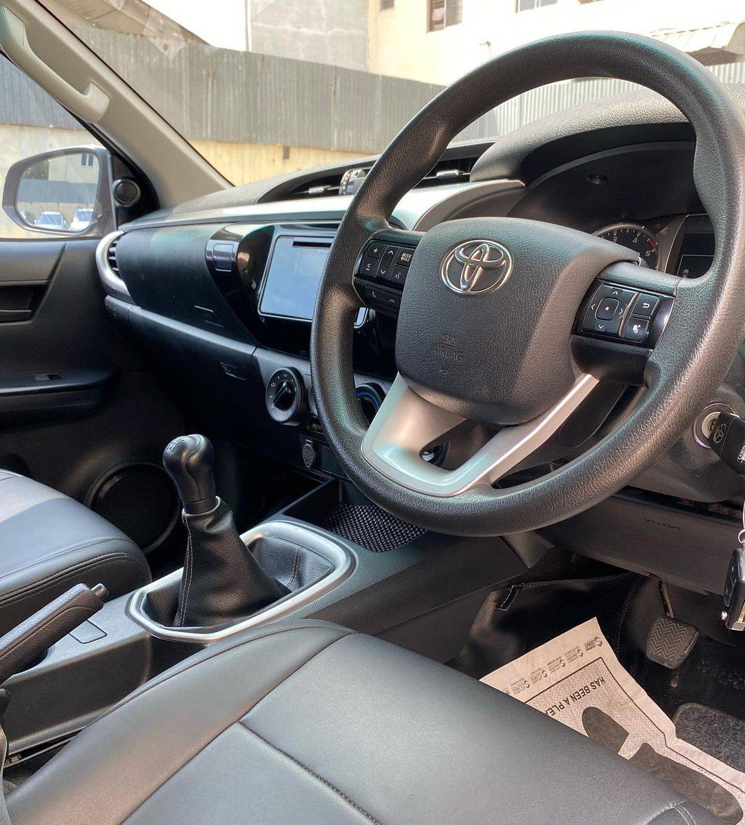 2020 Toyota Hilux Double Cabin G 2.5L MT 2020 Toyota Hilux Double Cabin G 2.5L MT