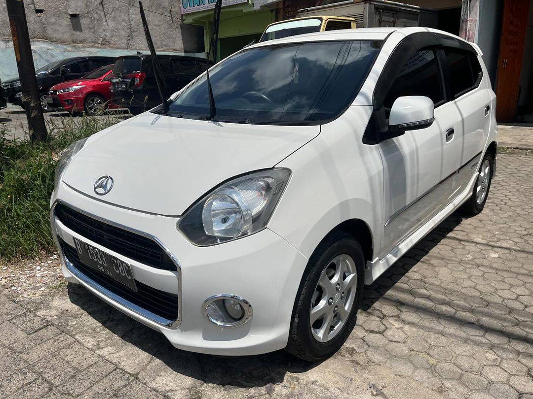 2016 Daihatsu Ayla 1.0L X AT 2016 Daihatsu Ayla 1.0L X AT