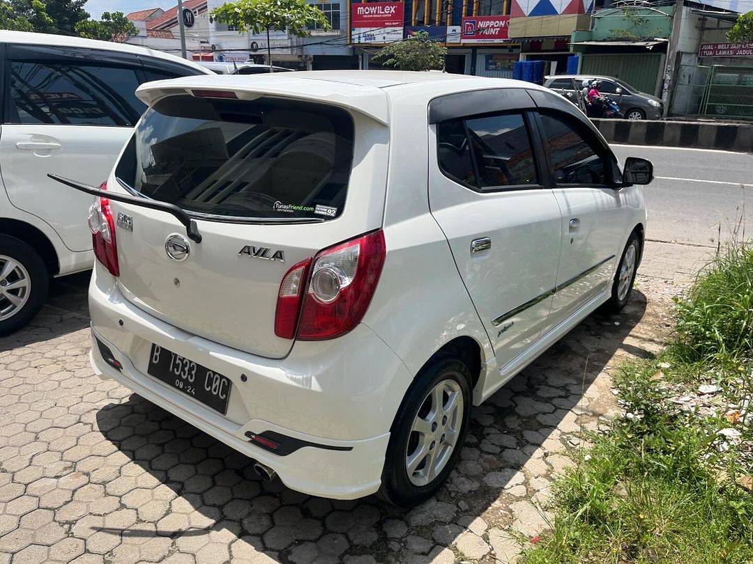 2016 Daihatsu Ayla 1.0L X AT 2016 Daihatsu Ayla 1.0L X AT