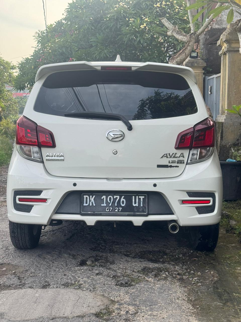 2017 Daihatsu Ayla  2017 Daihatsu Ayla