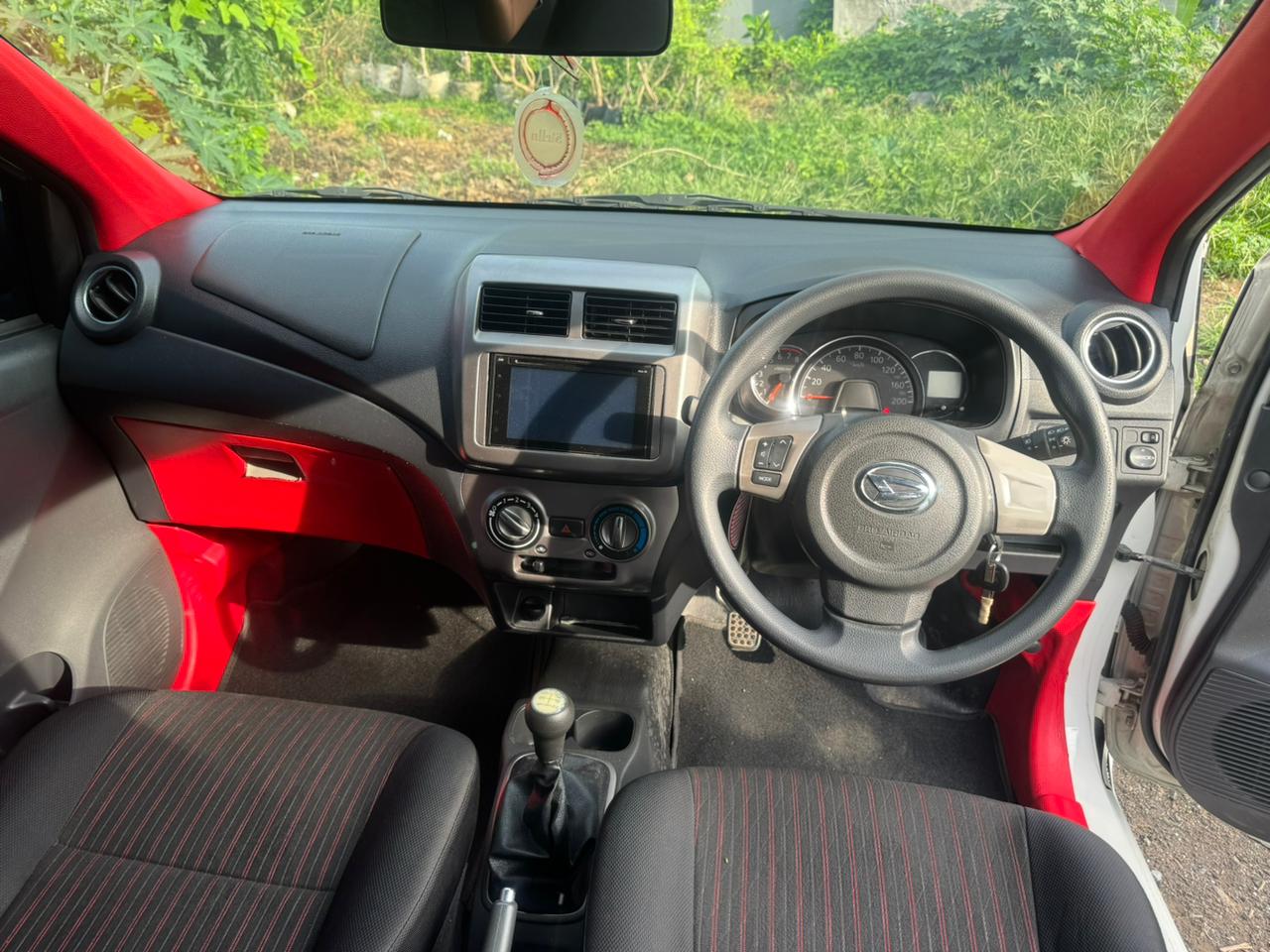 2017 Daihatsu Ayla  2017 Daihatsu Ayla