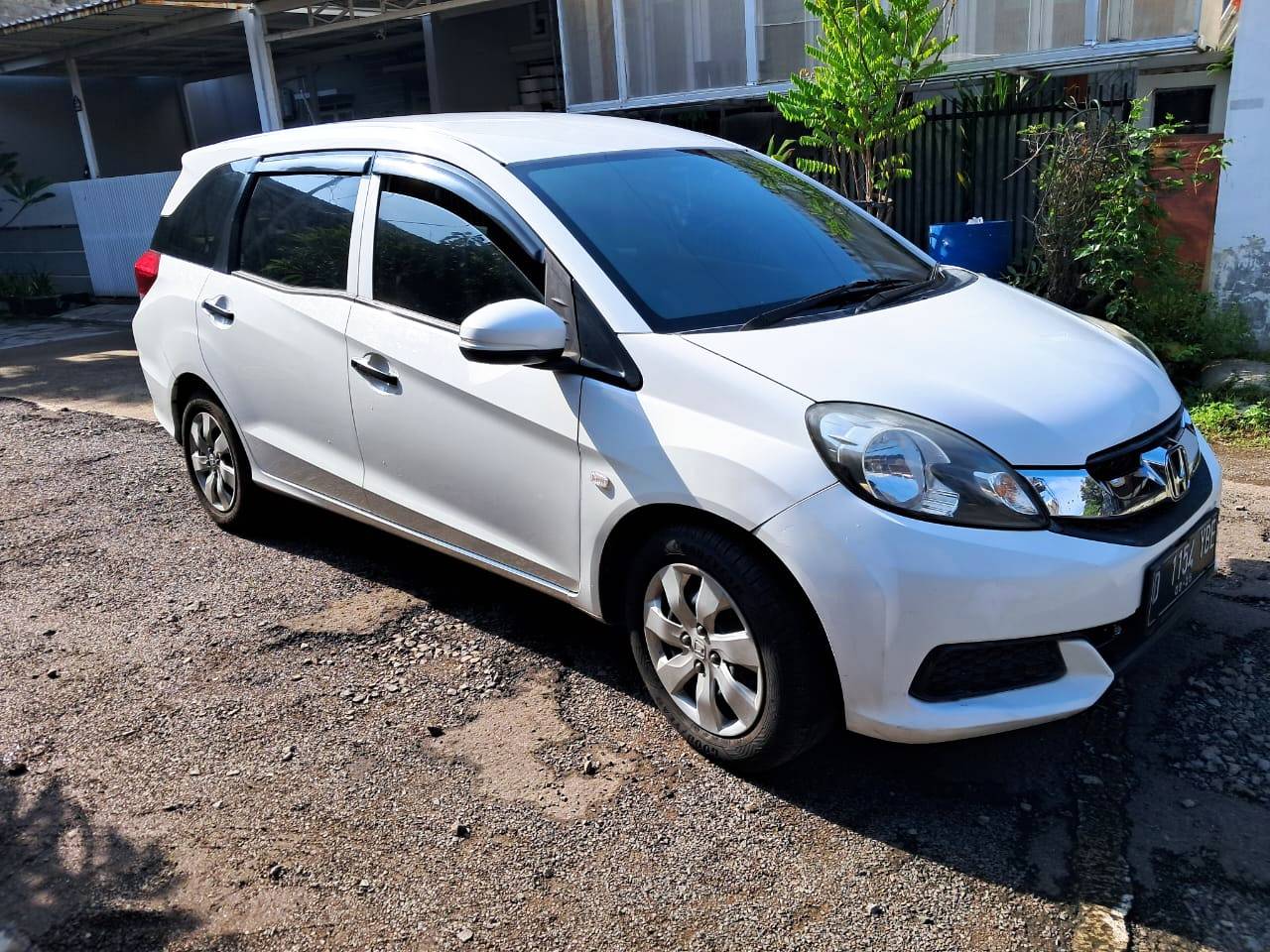 2016 Honda Mobilio S 1.5L MT 2016 Honda Mobilio S 1.5L MT