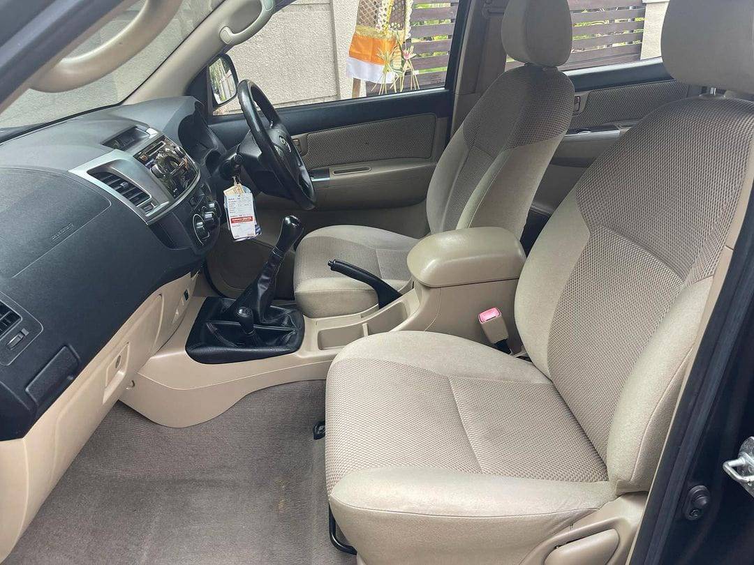 2014 Toyota Hilux Double Cabin 2.5L MT 2014 Toyota Hilux Double Cabin 2.5L MT