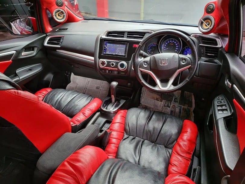 2014 Honda Jazz  1.5L RS AT 2014 Honda Jazz  1.5L RS AT