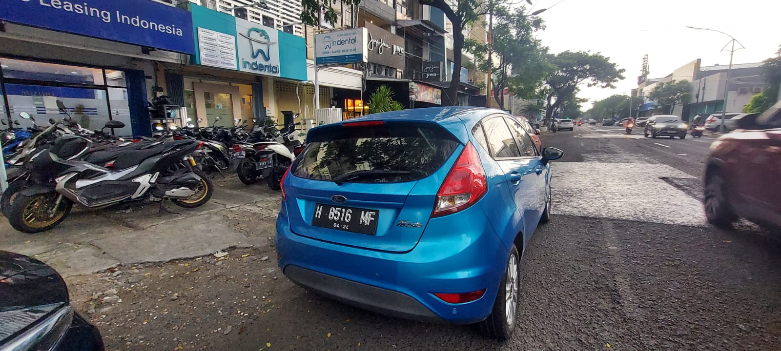 2013 Ford Fiesta Trend 1.5L AT 2013 Ford Fiesta Trend 1.5L AT