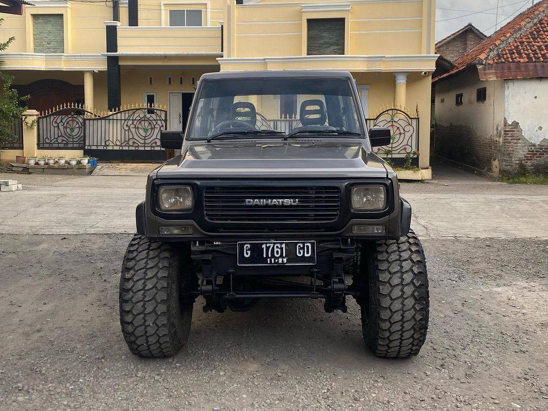 2000 Daihatsu Taft GT 4 X 4  M/T JEP Bekas 2000 Daihatsu Taft GT 4 X 4  M/T JEP Bekas