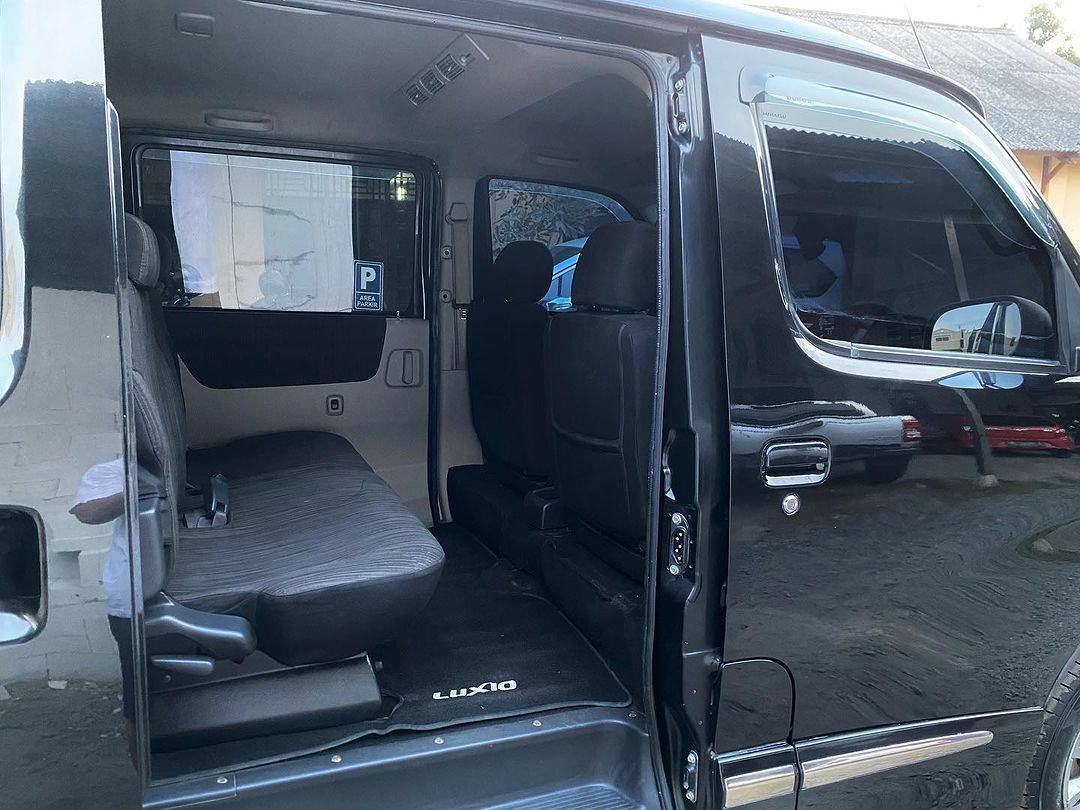 2016 Daihatsu Luxio 1.5L X MT STD 2016 Daihatsu Luxio 1.5L X MT STD