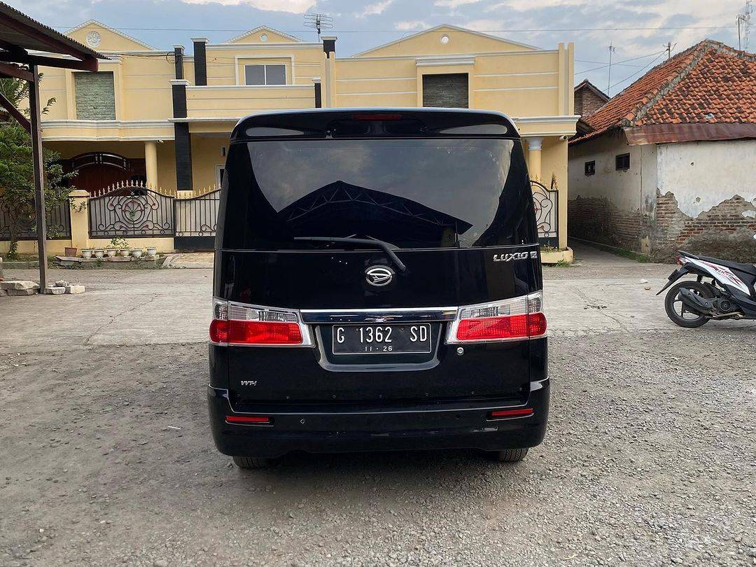 2016 Daihatsu Luxio 1.5L X MT STD 2016 Daihatsu Luxio 1.5L X MT STD