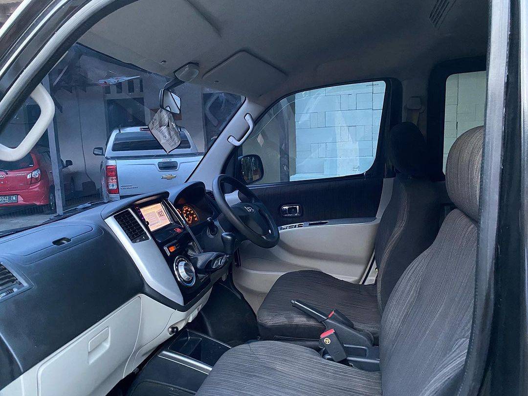 2016 Daihatsu Luxio 1.5L X MT STD 2016 Daihatsu Luxio 1.5L X MT STD