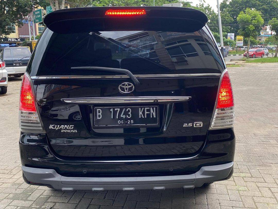 2011 Toyota Kijang Innova 2011 Toyota Kijang Innova