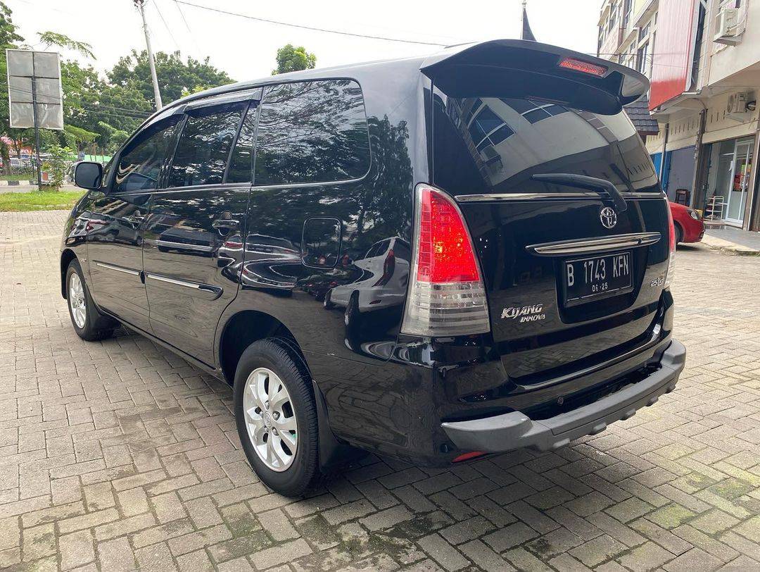 2011 Toyota Kijang Innova 2011 Toyota Kijang Innova