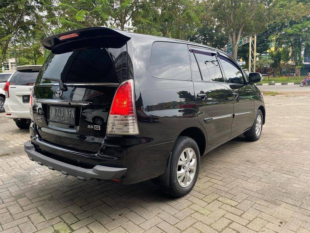 2011 Toyota Kijang Innova 2011 Toyota Kijang Innova